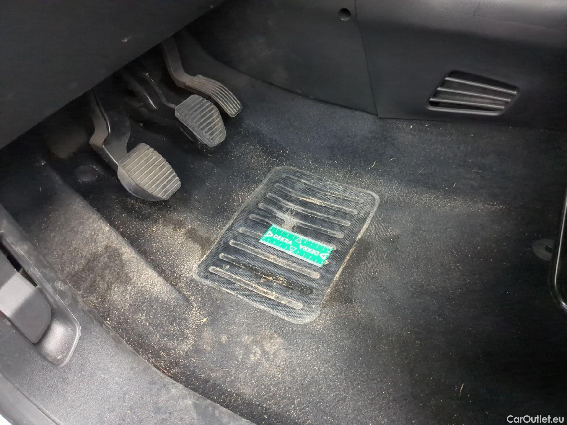  Citroen  C3  Société Feel 1.2 PureTech 80CV BVM5 E6d #3