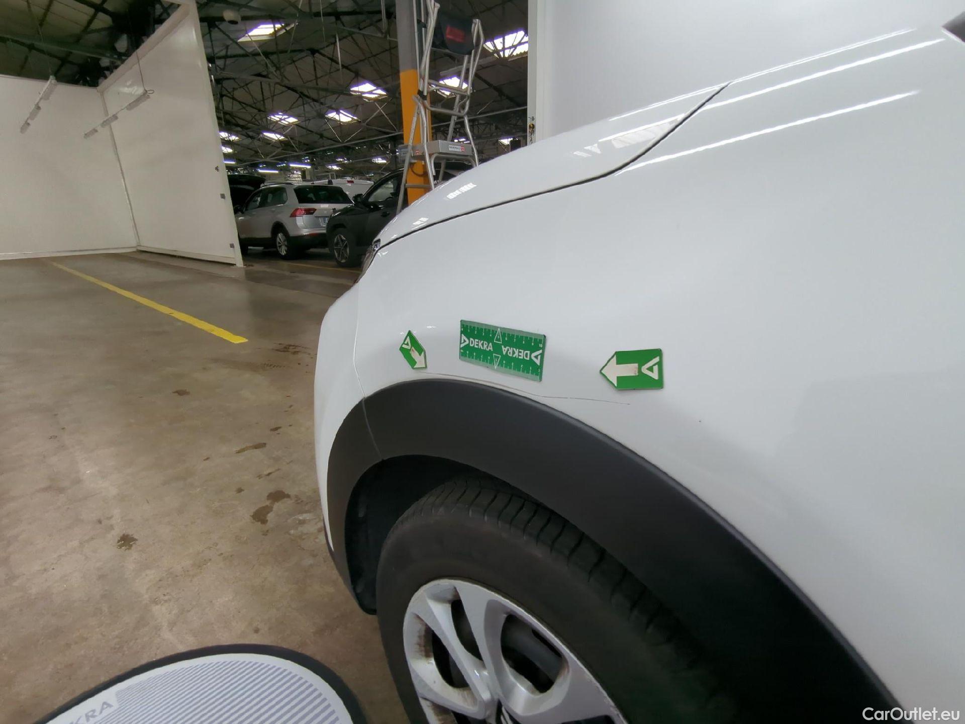  Citroen  C3  Société Feel 1.2 PureTech 80CV BVM5 E6d #24