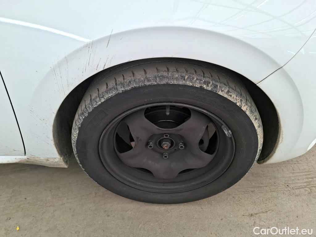  Peugeot  208  Signature 1.2 PureTech 80CV BVM5 E6dT #20