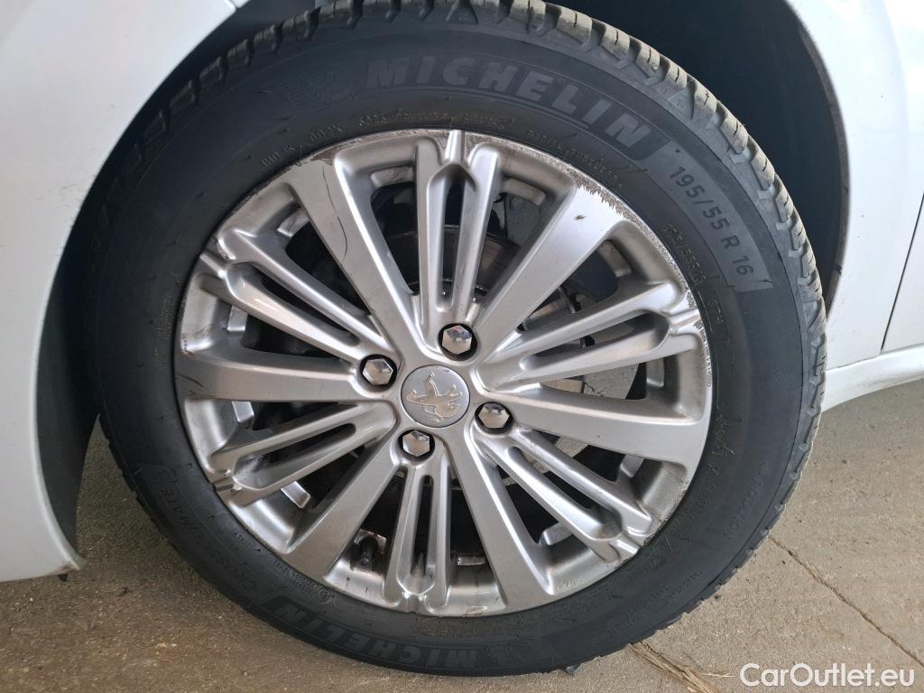  Peugeot  208  Allure 1.2 PureTech 110CV BVM6 E6dT #27