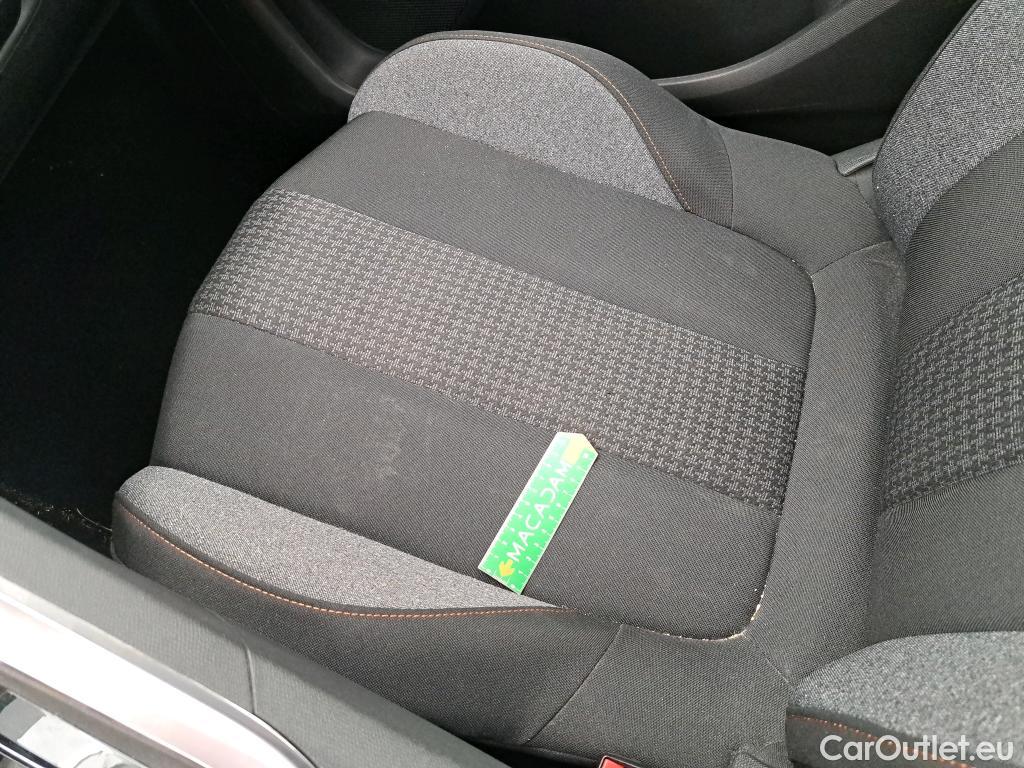  Peugeot  5008  Style 1.5 HDi 130CV BVA8 7 Sieges E6dT #44