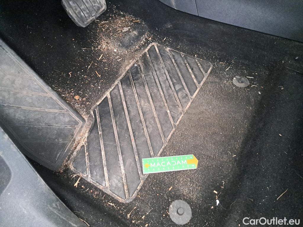  Peugeot  5008  Style 1.5 HDi 130CV BVA8 7 Sieges E6dT #34