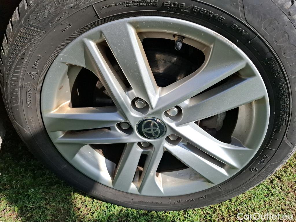  Toyota  Corolla TOYOTA  / 2018 / 5P / Berline Hybride 122h Dynamic Business Stage Acad #21