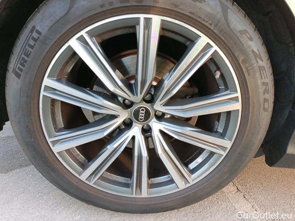  Audi  Q8 AUDI  / 2018 / 5P / todoterreno 55 TFSIe S Line 280kW quattro tiptronic #1