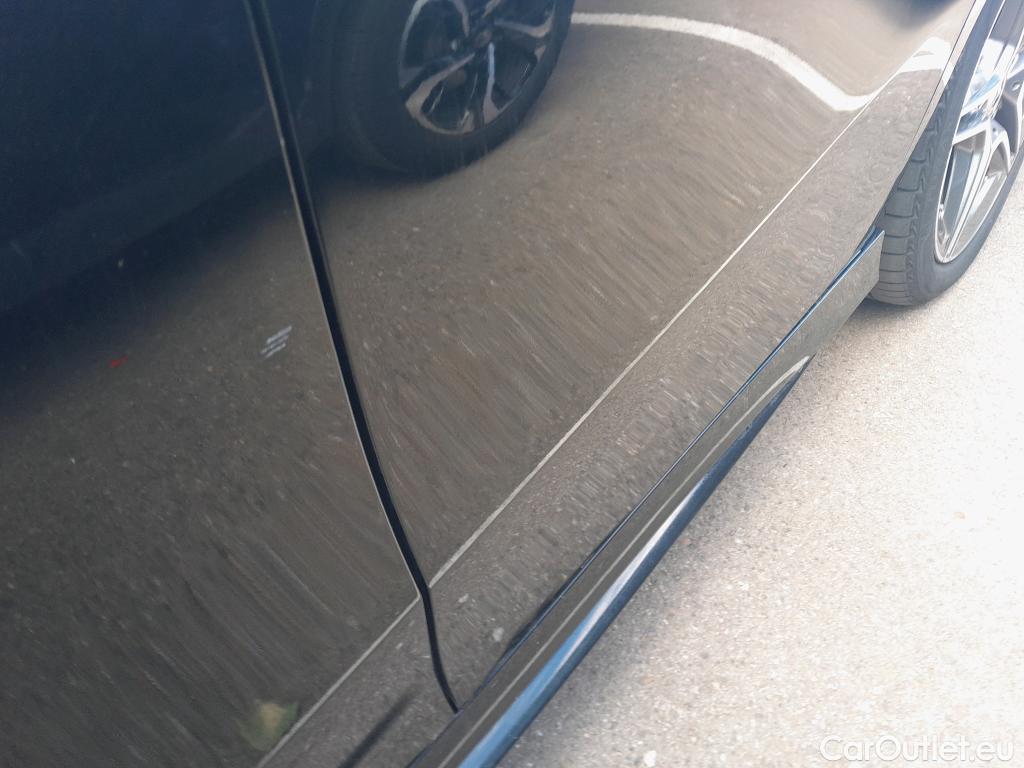  Mercedes  A-Klasse MERCEDES-BENZ Clase A / 2018 / 4P / sedán Sedán A 250 e #12