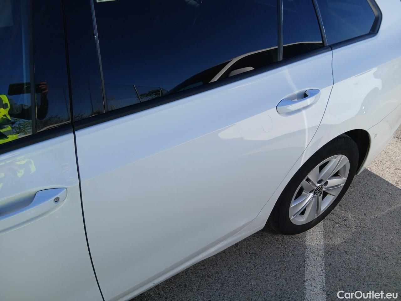 Volkswagen  Golf  VIII Variant Life eTSI 1.0 TSI 110CV AT7 E6d #15