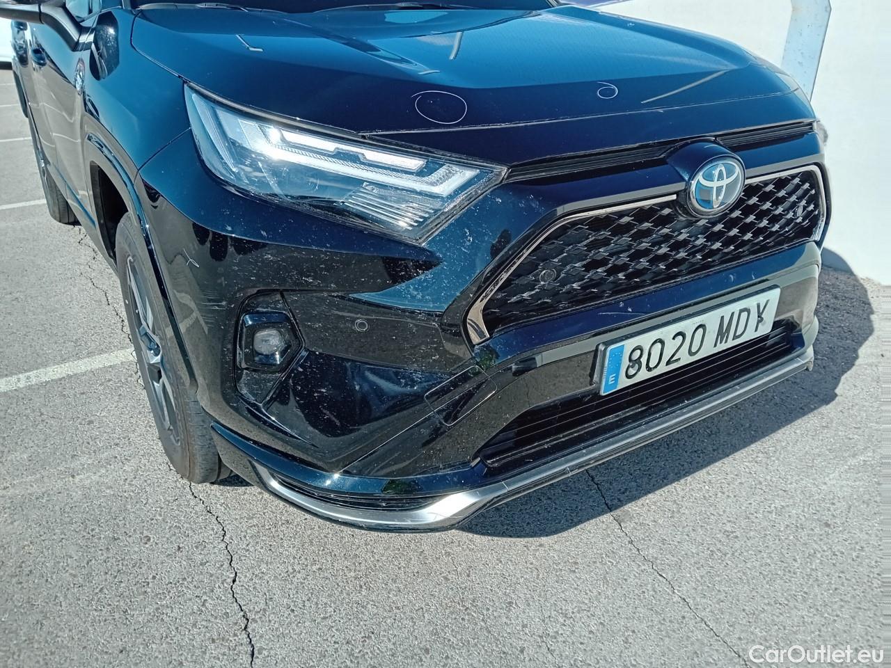  Toyota  RAV4 TOYOTA  / 2018 / 5P / todoterreno 2.5l PLUG-IN 300PH (e-CVT) Advance #2