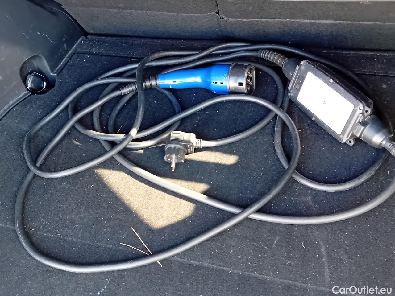  Toyota  RAV4 TOYOTA  / 2018 / 5P / todoterreno 2.5l PLUG-IN 300PH (e-CVT) Advance #50