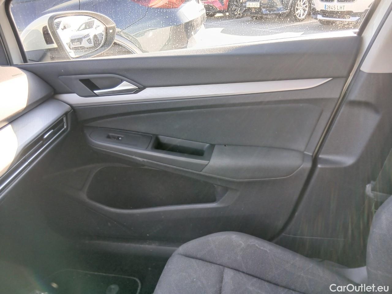  Volkswagen  Golf  VIII Variant Life eTSI 1.0 TSI 110CV AT7 E6d #13