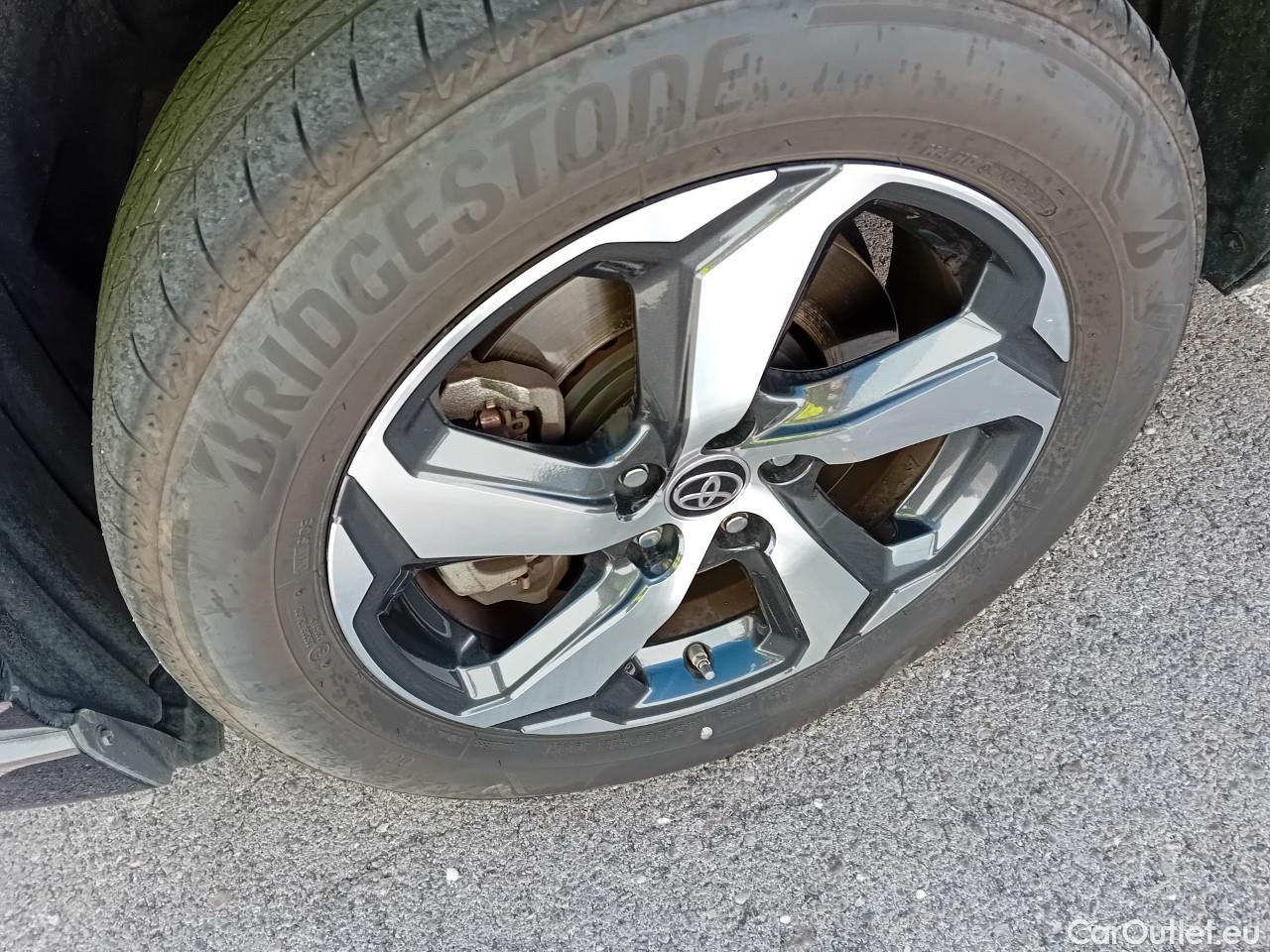  Toyota  RAV4 TOYOTA  / 2018 / 5P / todoterreno 2.5l PLUG-IN 300PH (e-CVT) Advance #10