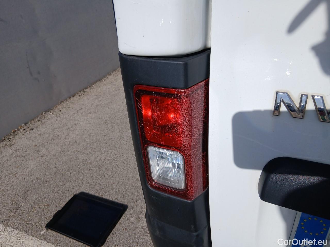  Nissan  NV300 NISSAN  / 2016 / 4P / furgón 1.6dCi 88kW (120CV) L1H1 1,2T BASIC #32
