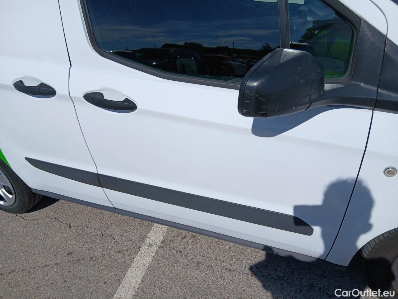  Ford  Transit Connect FORD Transit Courier/2014/4P/furgón der.turis Van 1.5 TDCi 75kW Trend #38