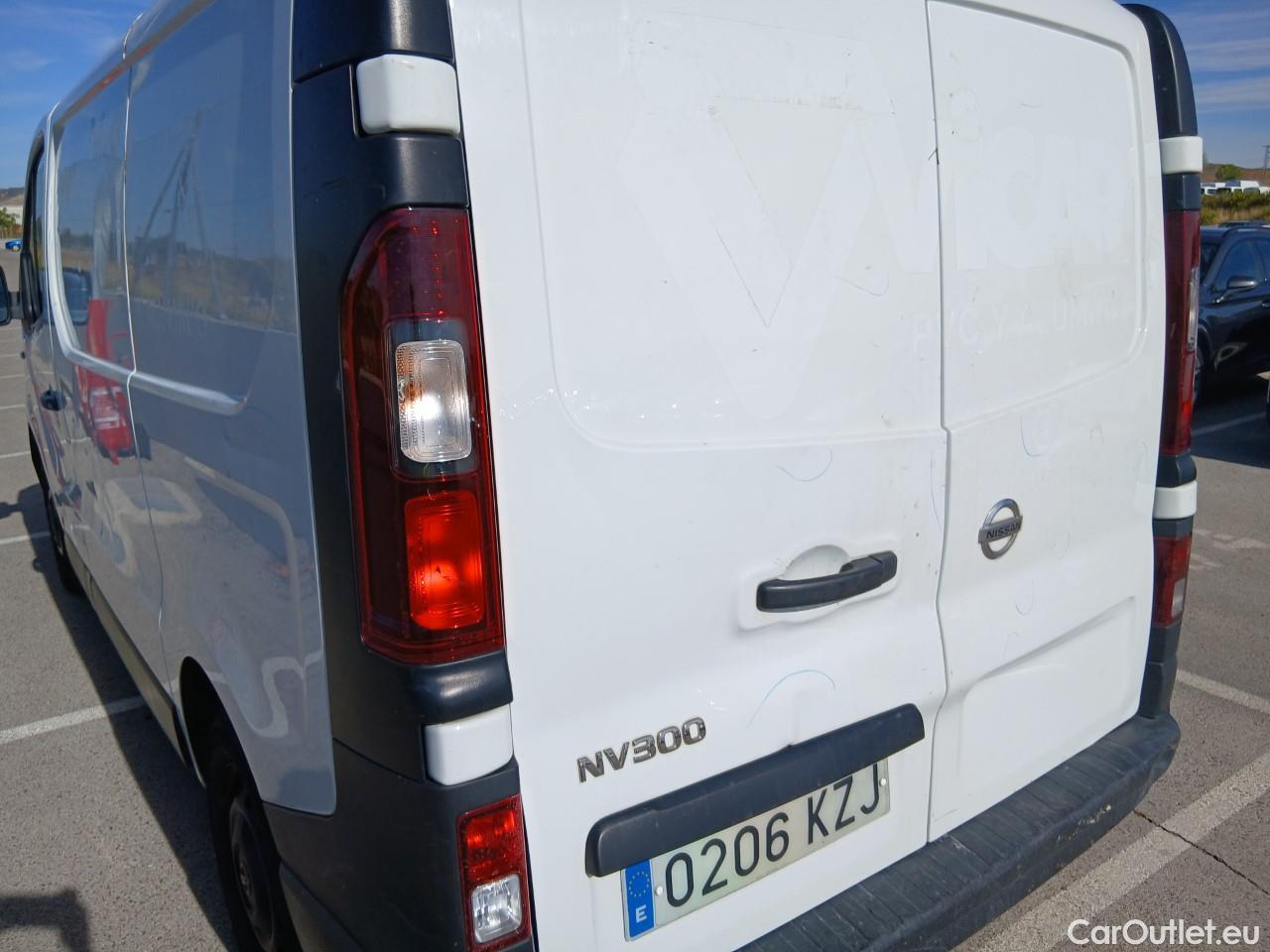  Nissan  NV300 NISSAN  / 2016 / 4P / furgón 1.6dCi 88kW (120CV) L1H1 1,2T BASIC #37