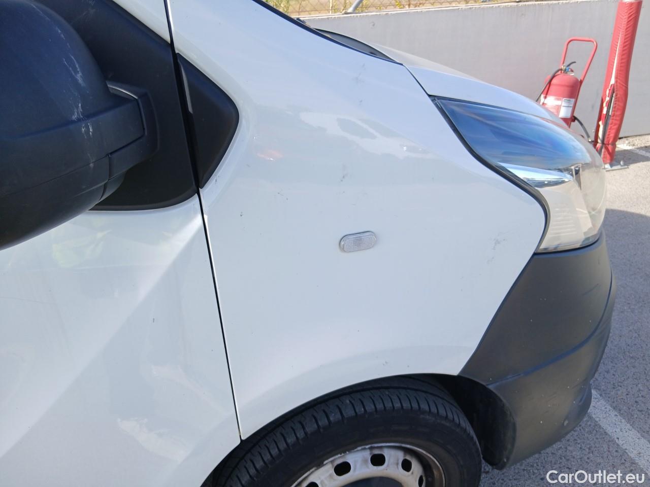  Nissan  NV300 NISSAN  / 2016 / 4P / furgón 1.6dCi 88kW (120CV) L1H1 1,2T BASIC #67