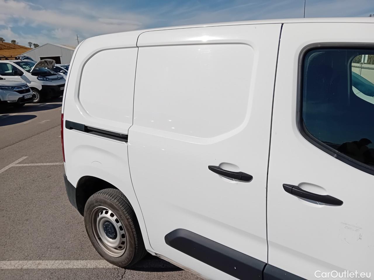  Citroen  Berlingo CITROEN  / 2018 / 4P / furgón derivado de turismo Talla M BlueHDi 100 CLUB #14