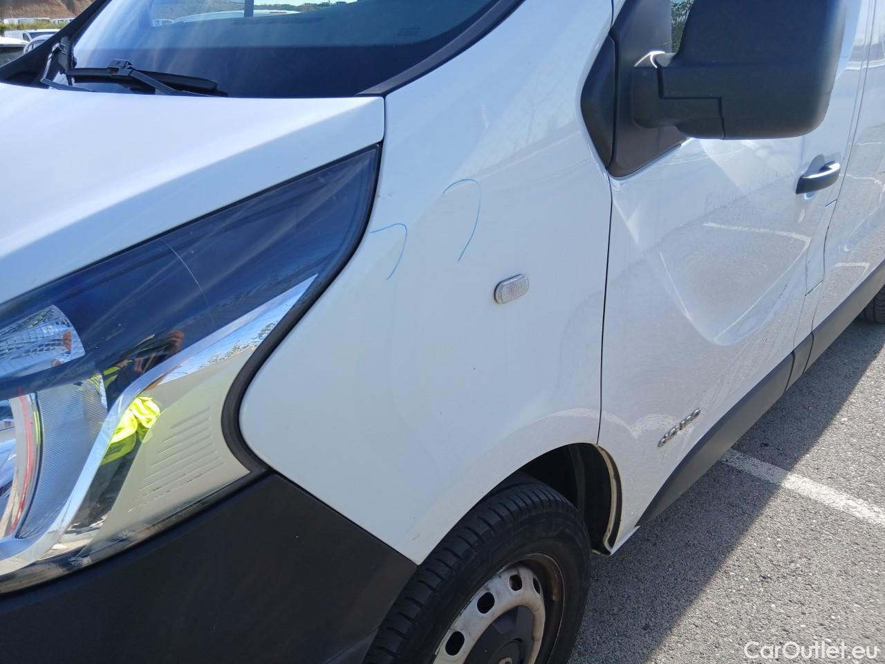  Nissan  NV300 NISSAN  / 2016 / 4P / furgón 1.6dCi 88kW (120CV) L1H1 1,2T BASIC #10