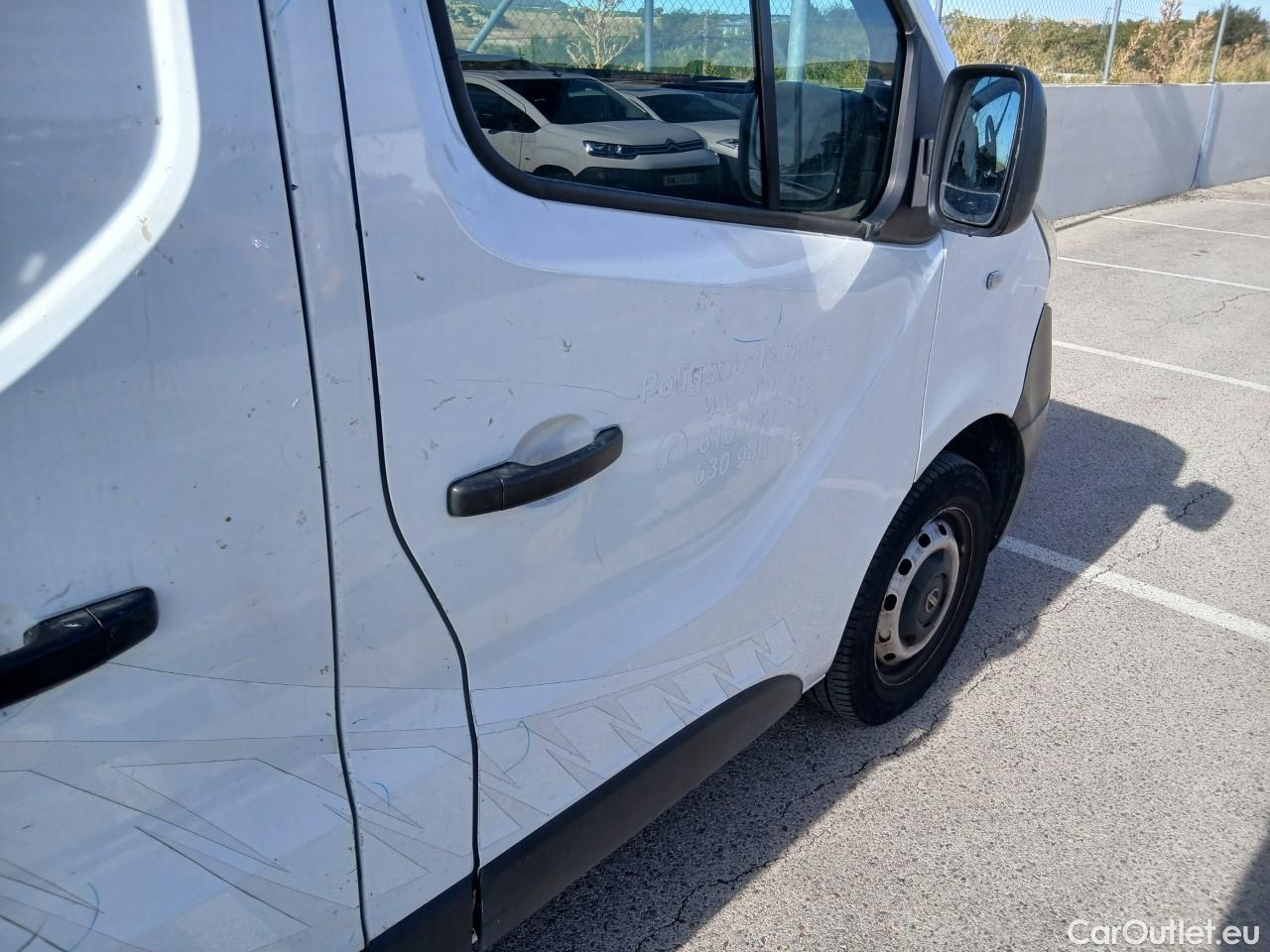  Nissan  NV300 NISSAN  / 2016 / 4P / furgón 1.6dCi 88kW (120CV) L1H1 1,2T BASIC #63