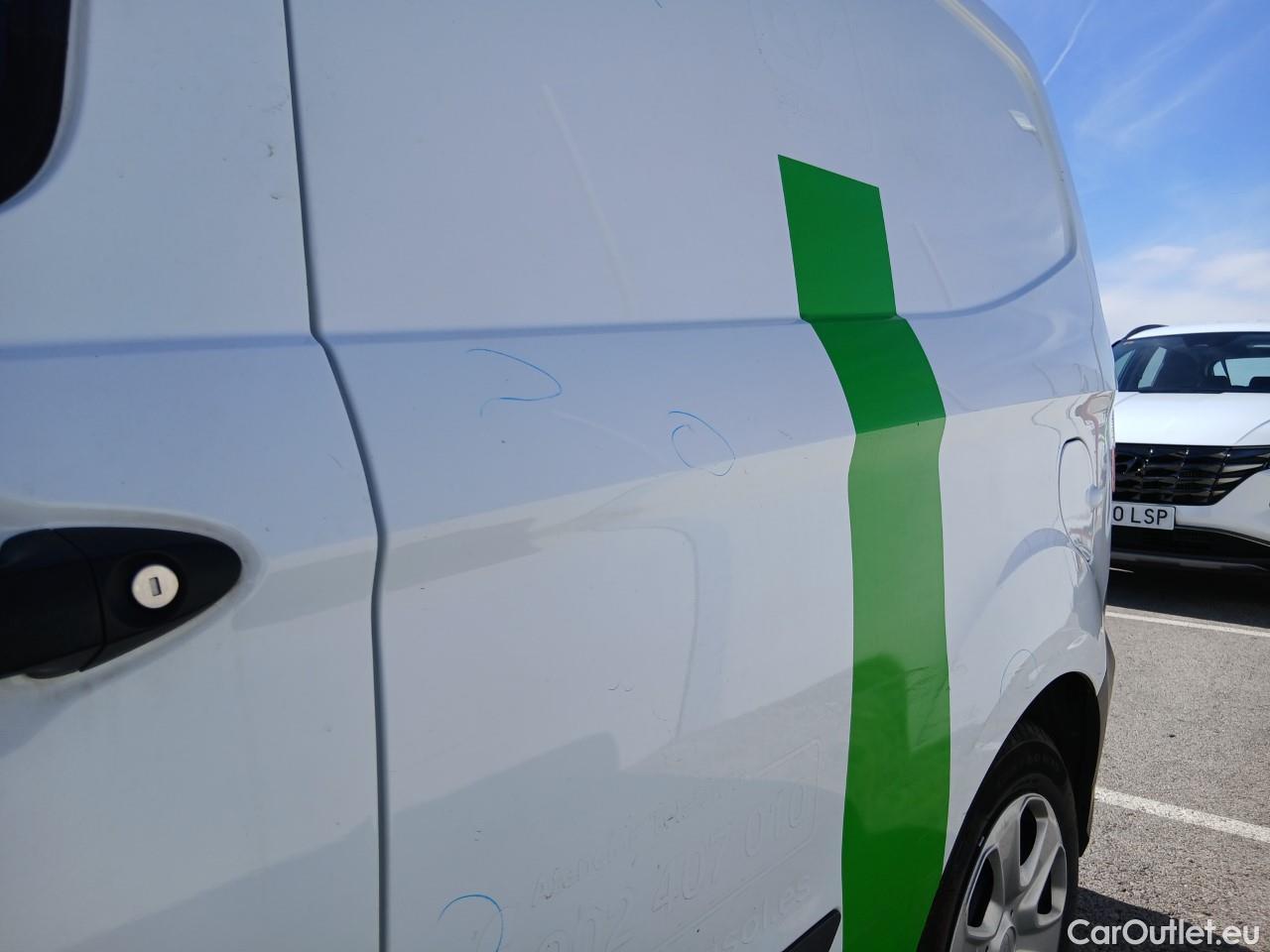  Ford  Transit Connect FORD Transit Courier/2014/4P/furgón der.turis Van 1.5 TDCi 75kW Trend #15