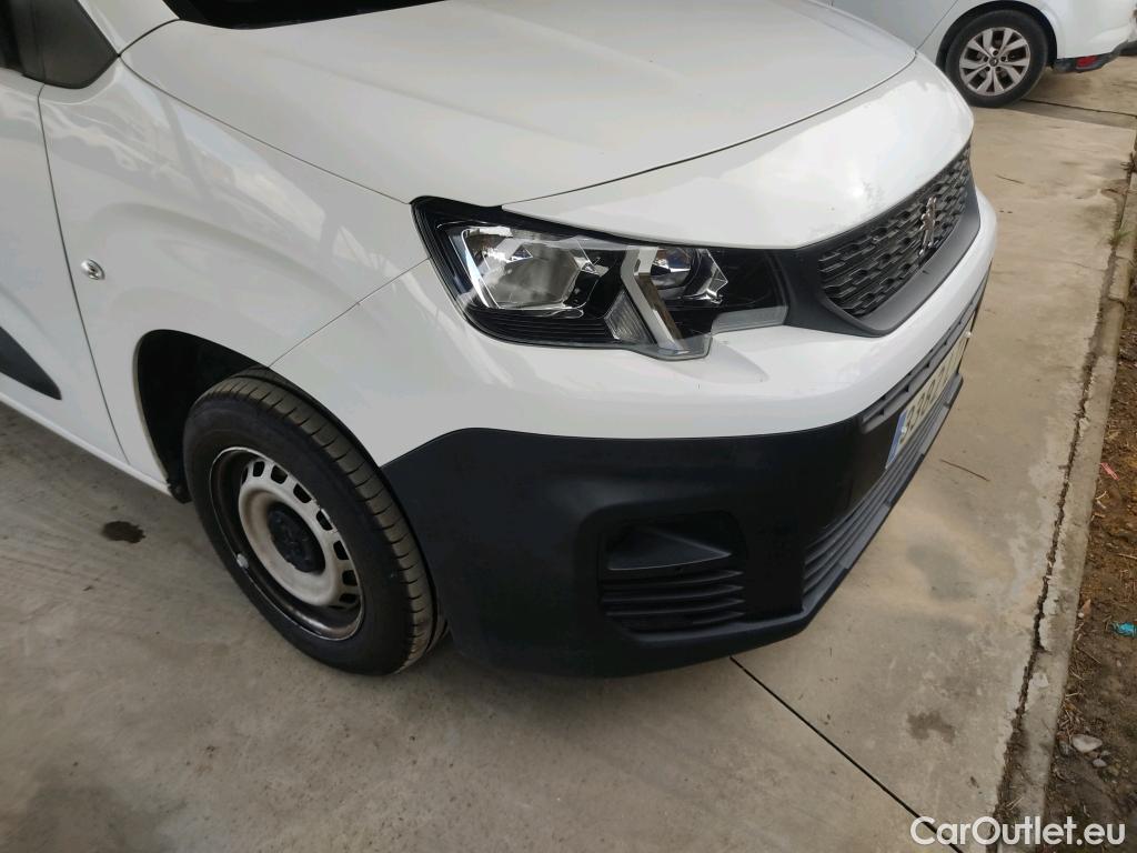  Peugeot  Partner PEUGEOT  / 2018 / 4P / furgón derivado de turismo Premium Standard 600kg BlueHDi 73kW (AC) #32