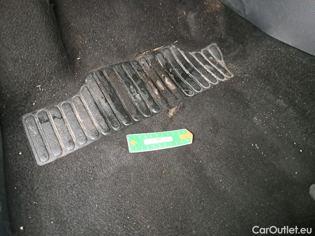  Renault  Clio  IV Air MediaNav 1.5 dCi 75CV BVM5 E5 #10