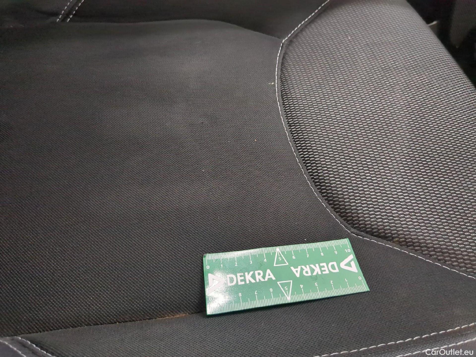  Renault  Clio  IV Air MediaNav 1.5 dCi 75CV BVM5 E6 #9