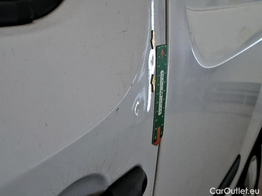  Renault  Kangoo RENAULT  Express / 2013 / 4P / Fourgonnette Extra R-Link dCi 90 #22