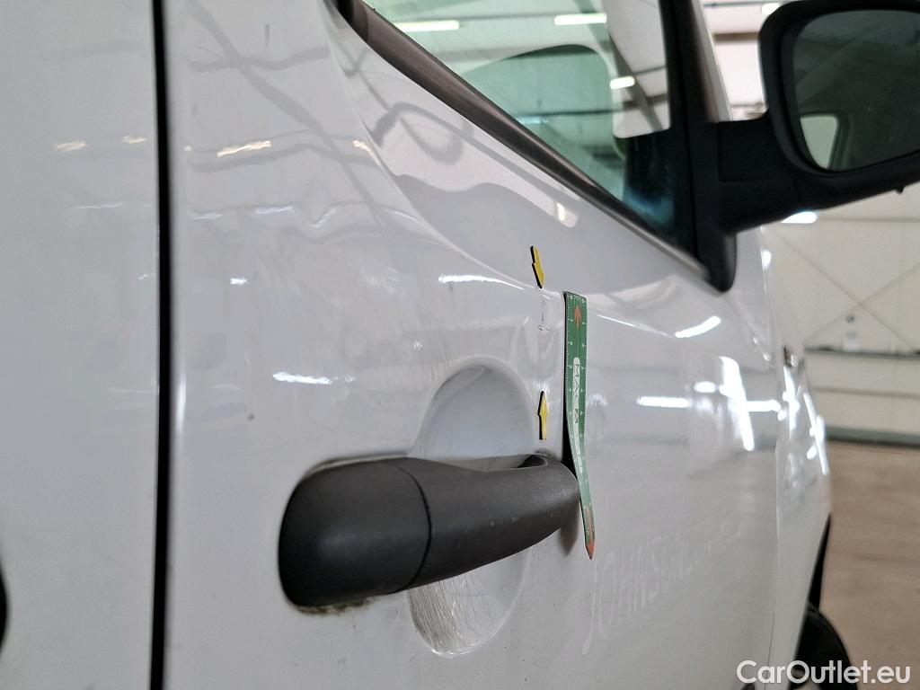  Renault  Kangoo RENAULT  Express / 2013 / 4P / Fourgonnette Extra R-Link dCi 90 #25