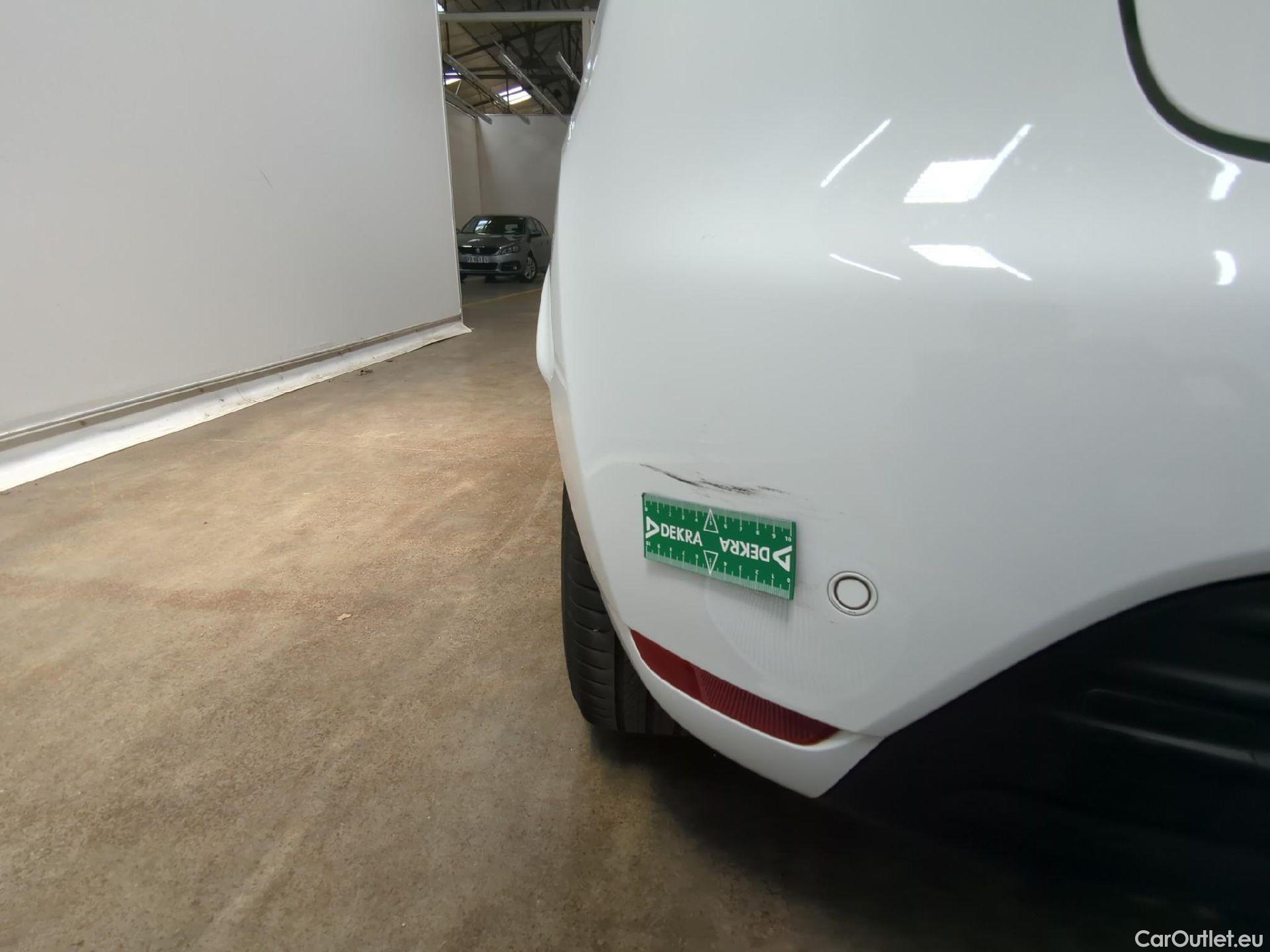  Renault  Clio  IV Air MediaNav 1.5 dCi 75CV BVM5 E6 #40