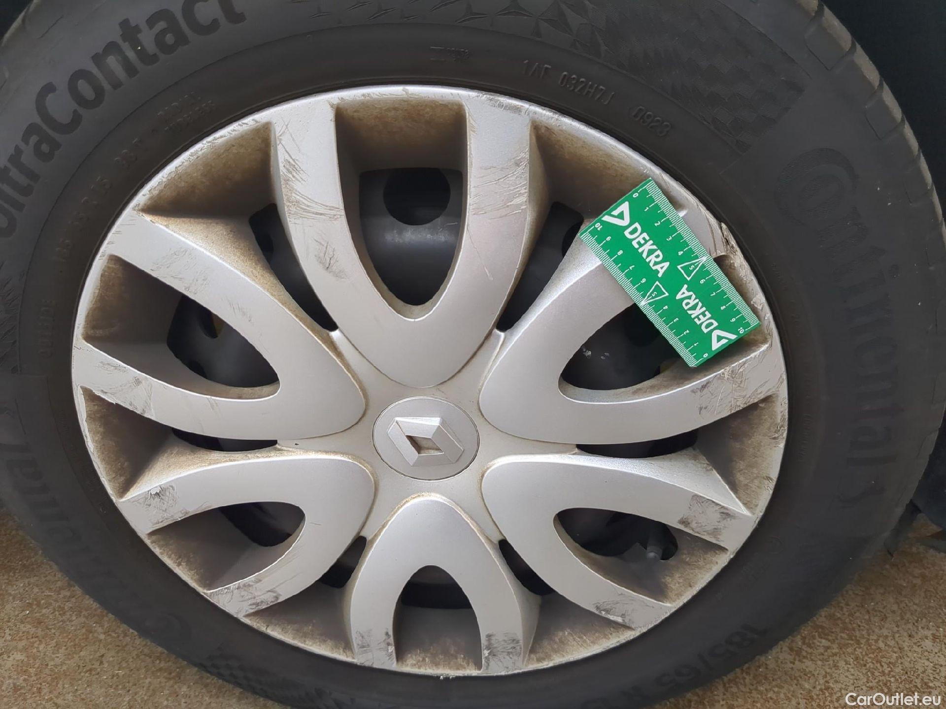 Renault  Clio  IV Air MediaNav 1.5 dCi 75CV BVM5 E6 #15