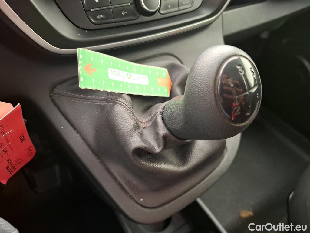  Renault  Kangoo RENAULT  Express / 2013 / 4P / Fourgonnette Extra R-Link dCi 90 #26
