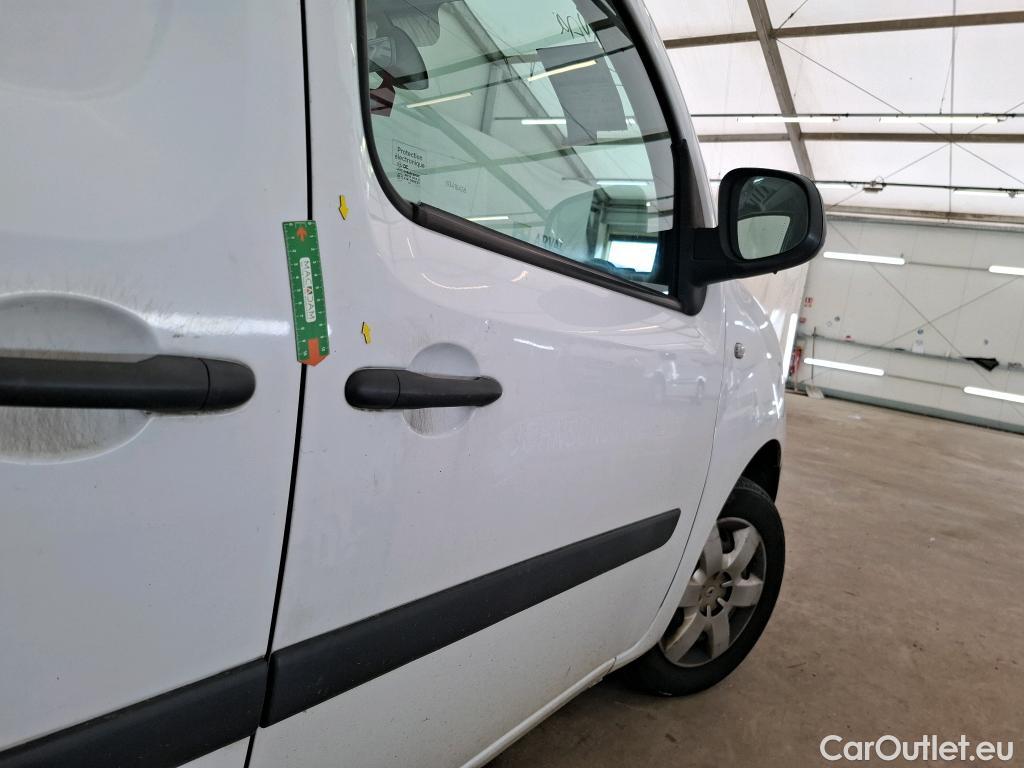  Renault  Kangoo RENAULT  Express / 2013 / 4P / Fourgonnette Extra R-Link dCi 90 #23