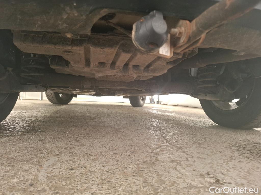  Peugeot  2008 PEUGEOT  / 2019 / 5P / Crossover 1.5 BLUEHDI 130 S&S EAT8 GT Line #4