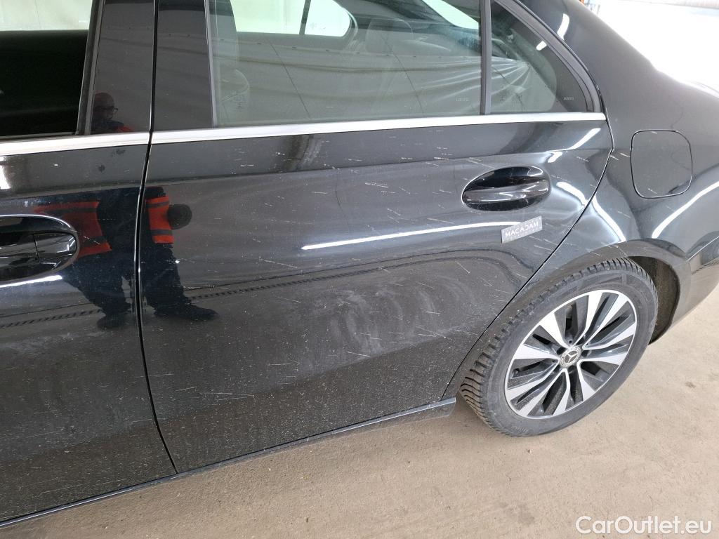  Mercedes  A-Klasse MERCEDES-BENZ Classe A Berline / 2018 / 4P / Berline A 200 d Business Line 8G-DCT #1