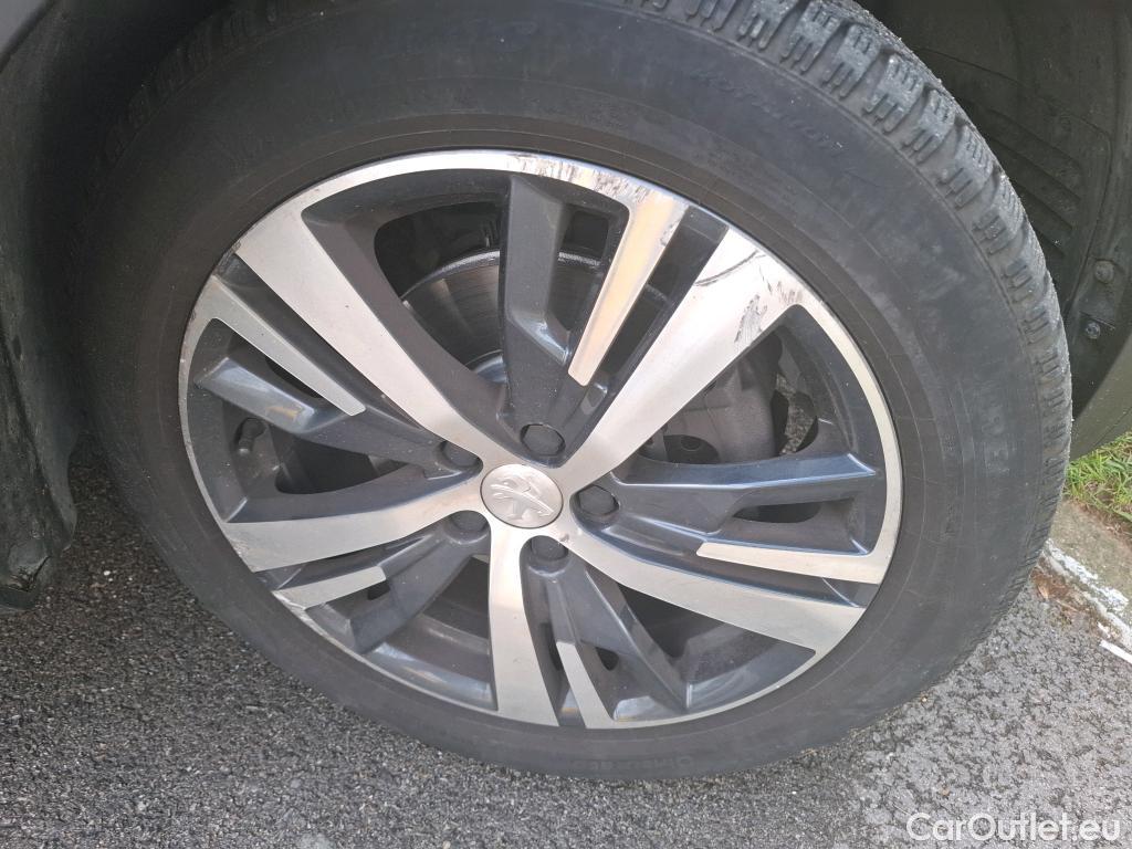  Peugeot  5008 PEUGEOT  / 2016 / 5P / SUV Puretech 180 S&S EAT8 ALLURE BUSINESS #16