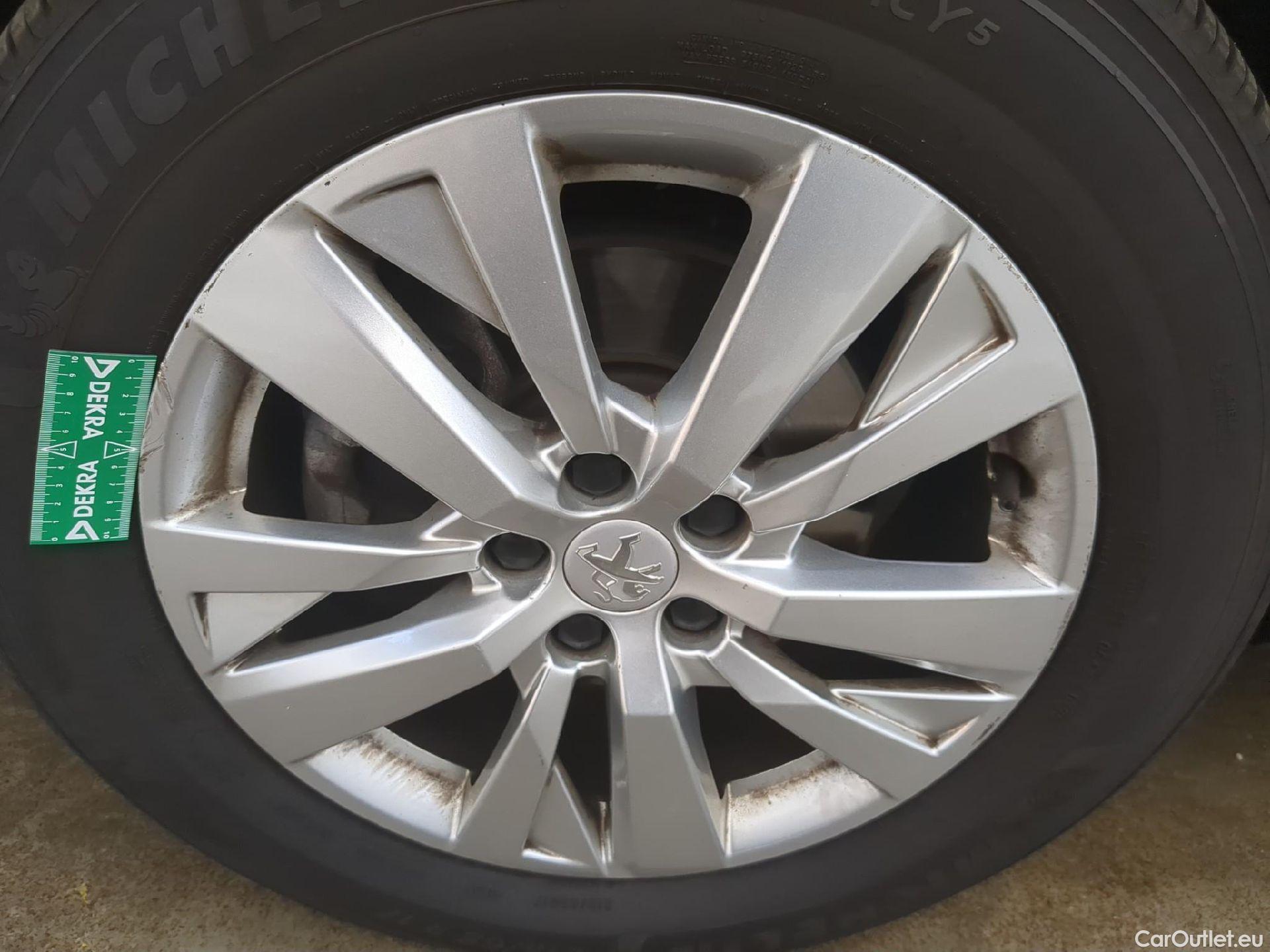  Peugeot  3008  II Active Pack 1.5 HDi 130CV BVA8 E6d #1