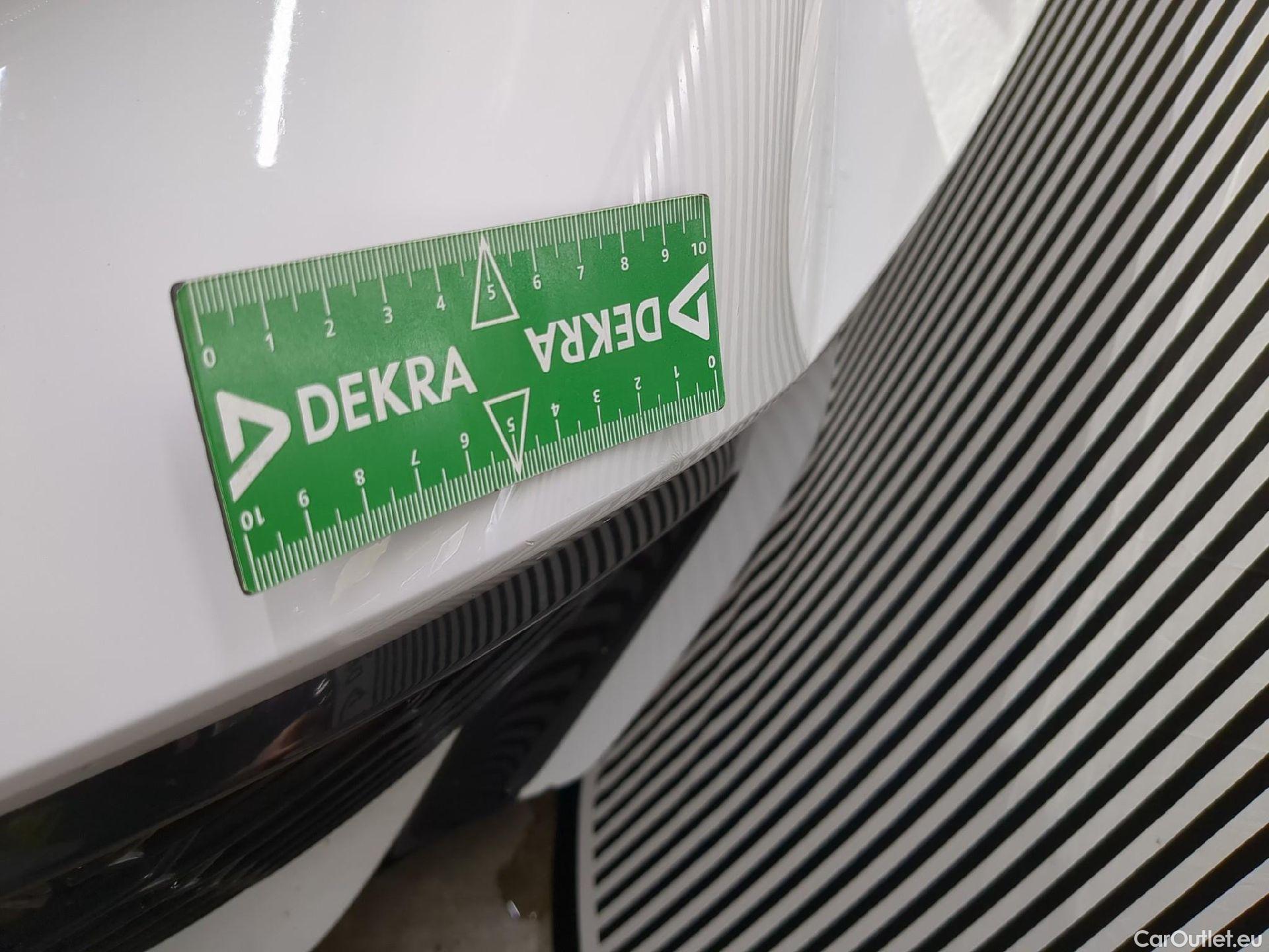  Toyota  Corolla TOYOTA  Touring Sports / 2018 / 5P / Break Hybride 122h Dynamic Business Stage Acad #18