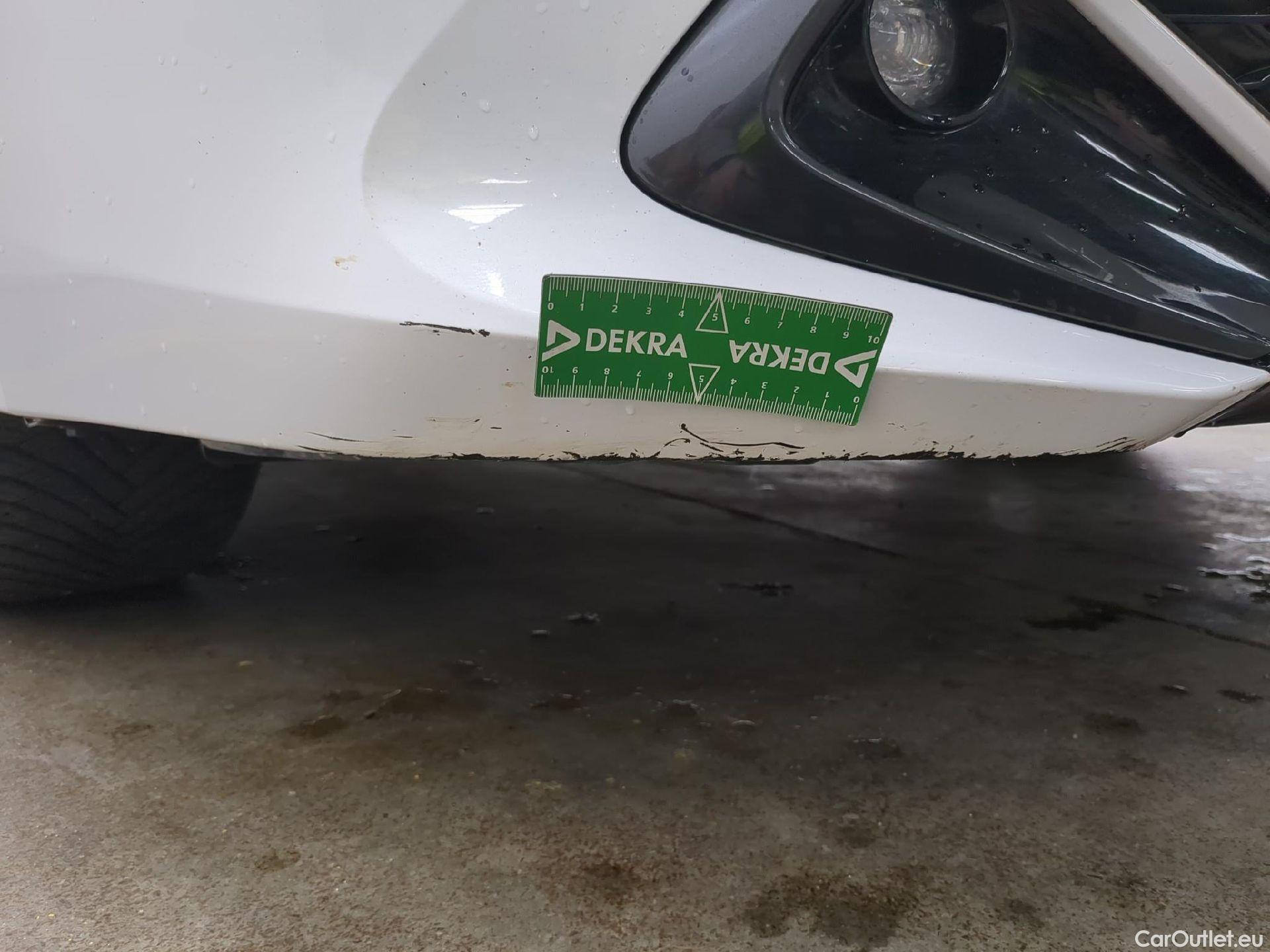  Toyota  Corolla TOYOTA  Touring Sports / 2018 / 5P / Break Hybride 122h Dynamic Business Stage Acad #19