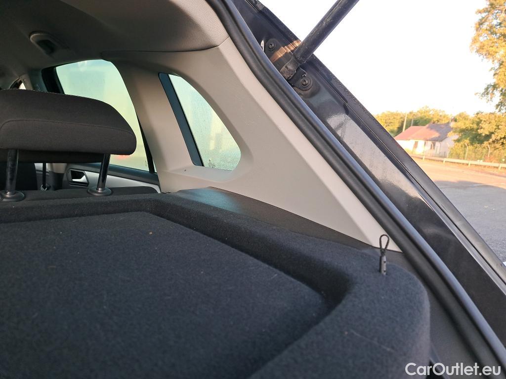  Volkswagen  Tiguan VOLKSWAGEN  / 2016 / 5P / SUV 2.0 TDI 150 DSG7 Confortline Business #2