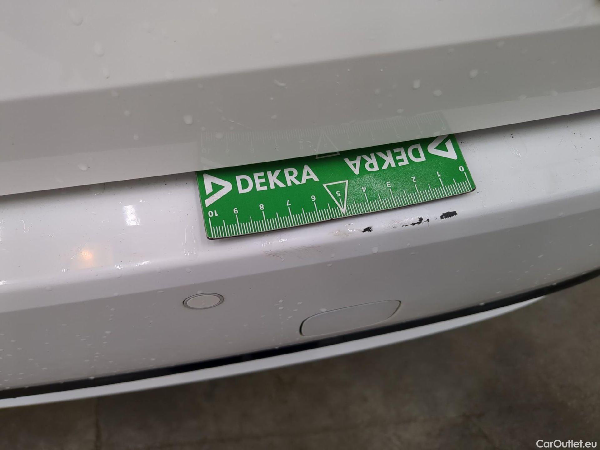  Toyota  Corolla TOYOTA  Touring Sports / 2018 / 5P / Break Hybride 122h Dynamic Business Stage Acad #22