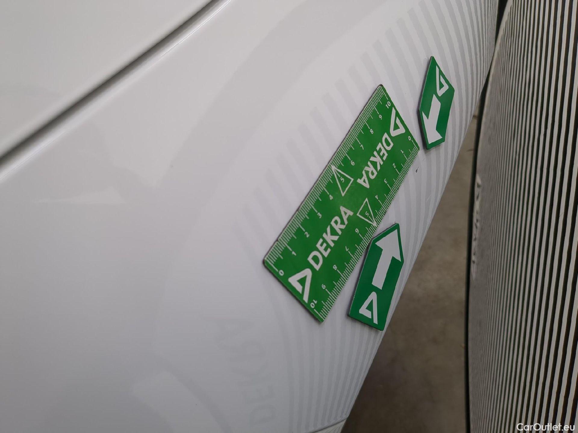  Toyota  Corolla TOYOTA  Touring Sports / 2018 / 5P / Break Hybride 122h Dynamic Business Stage Acad #20