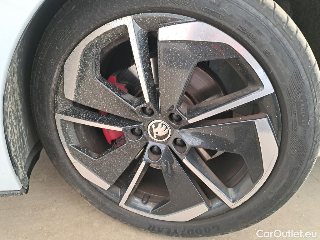  Skoda  Octavia  Berline RS 2.0 TDI 200CV BVA7 E6d #11