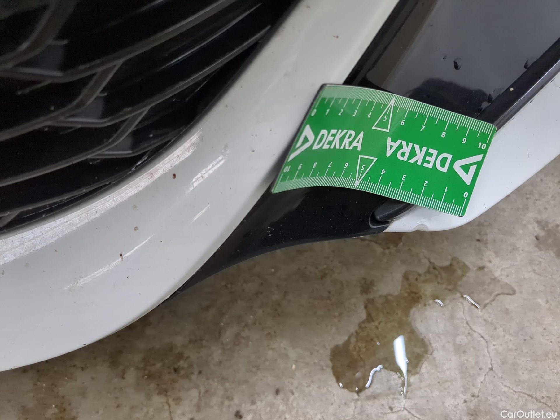  Toyota  Corolla TOYOTA  Touring Sports / 2018 / 5P / Break Hybride 122h Dynamic Business Stage Acad #17