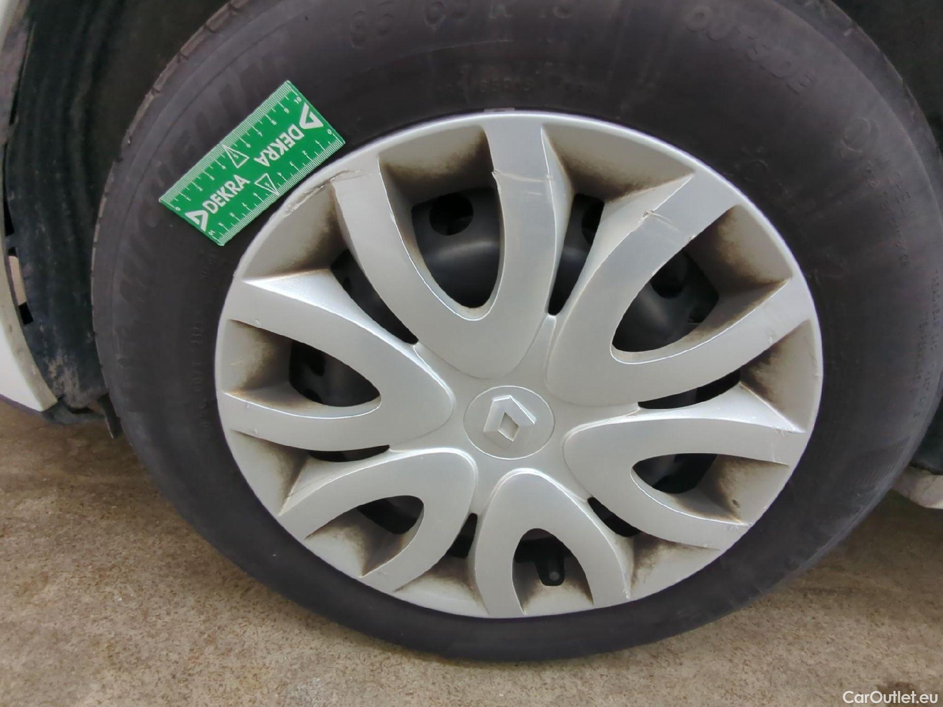  Renault  Clio RENAULT  Société VU 5p Berline Air Medianav dCi 90 #12