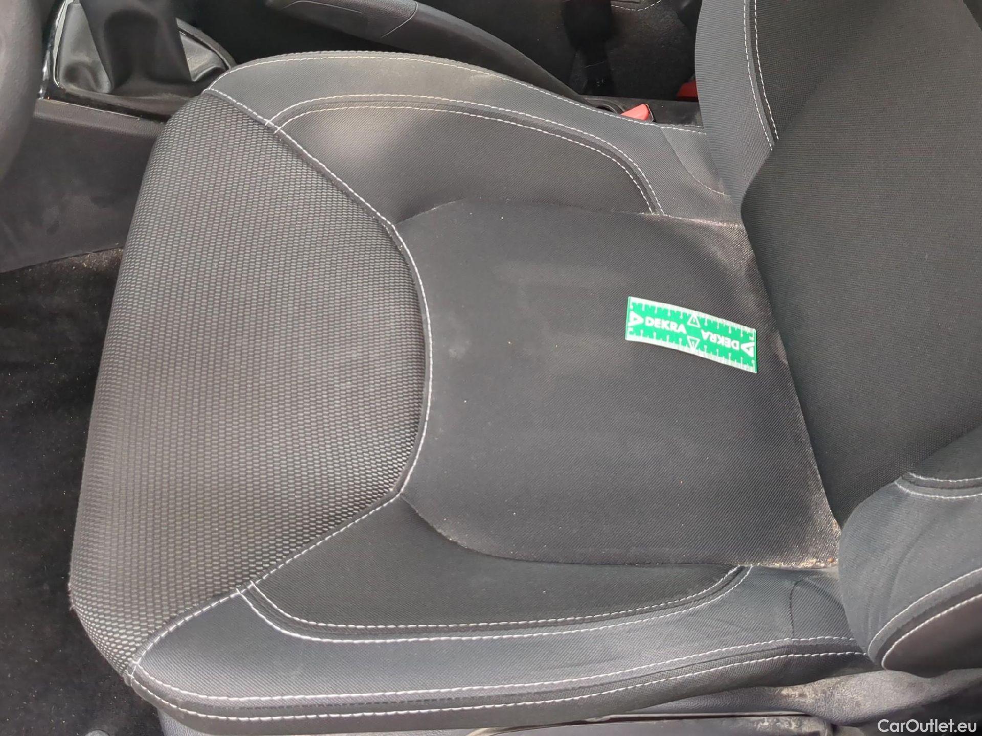  Renault  Clio RENAULT  Société VU 5p Berline Air Medianav dCi 90 #1