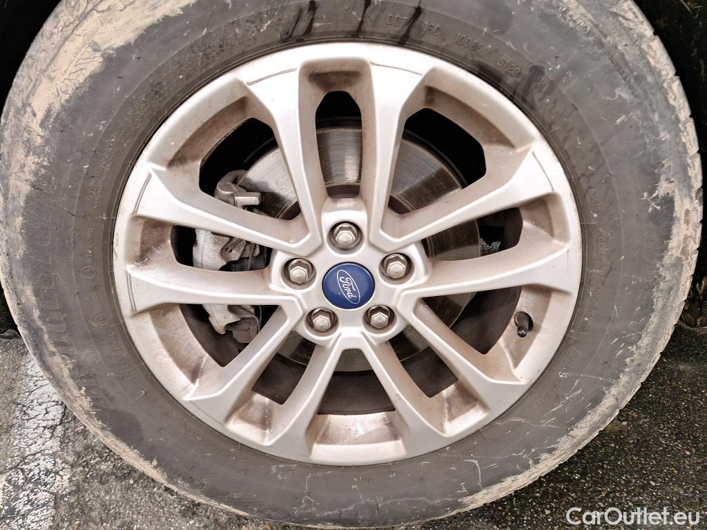  Ford  Kuga FORD  / 2019 / 5P / SUV 2.5 190 hybrid Flexifuel Pshift Titanium #7
