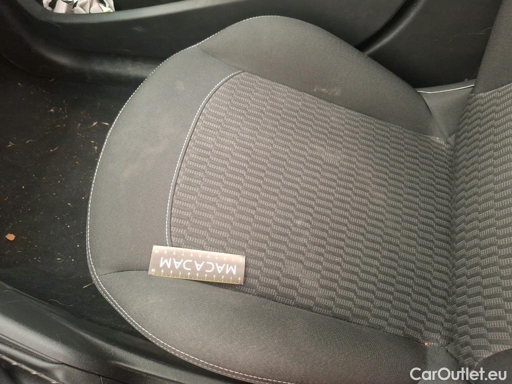  Peugeot  208 PEUGEOT  5p Berline 1 6 BlueHDi 75 Active #37
