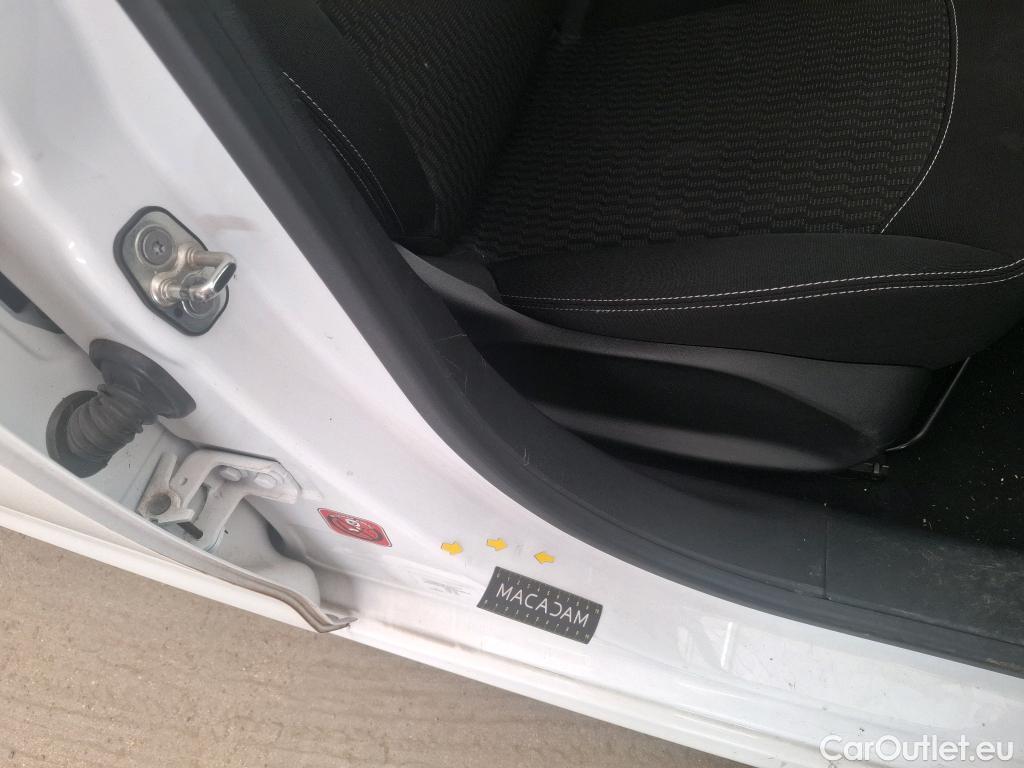  Peugeot  208 PEUGEOT  5p Berline 1 6 BlueHDi 75 Active #22