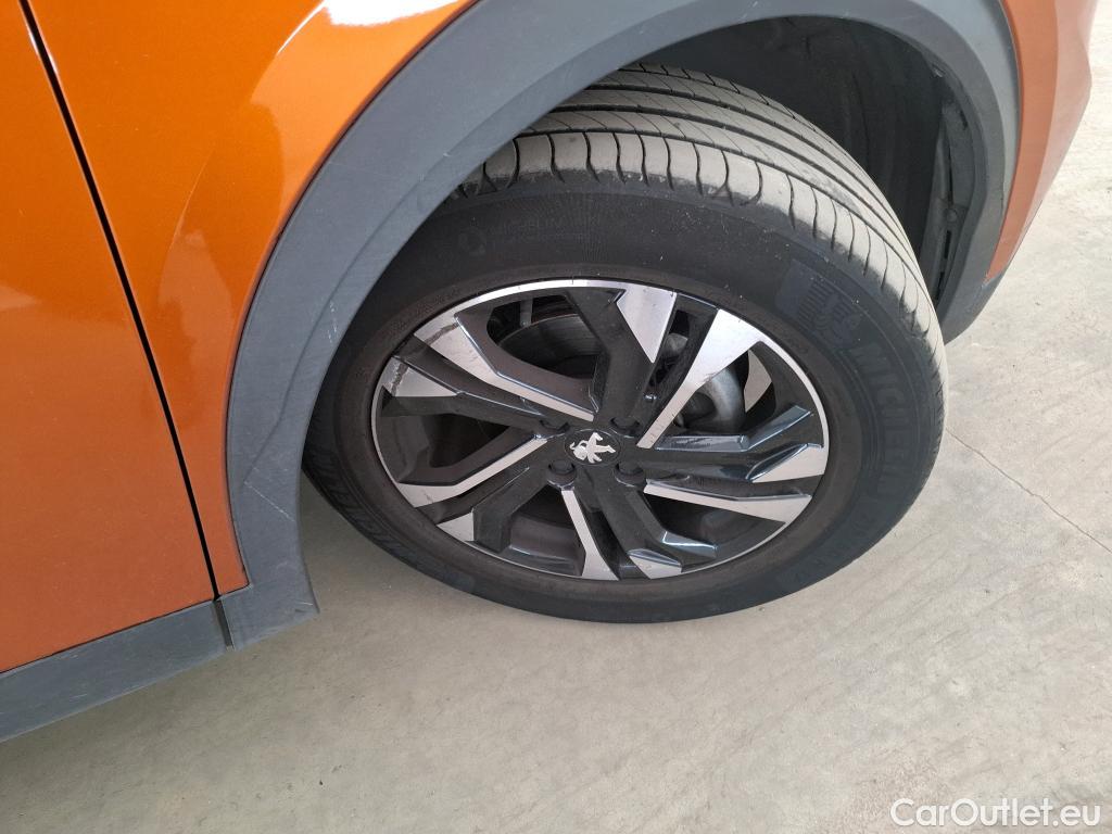  Peugeot  2008  Allure Business 1.2 PureTech 100CV BVM6 E6d #18