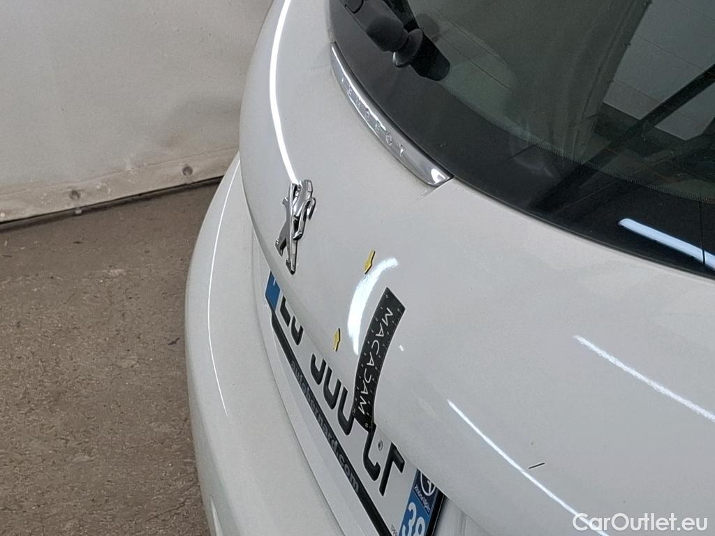  Peugeot  208 PEUGEOT  5p Berline 1 6 BlueHDi 75 Active #3