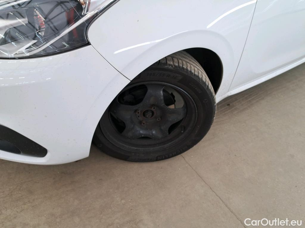  Peugeot  208  Signature 1.2 PureTech 80CV BVM5 E6dT #15